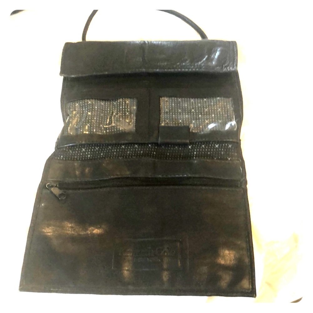 Kenneth Cole crossbody essentials purse
